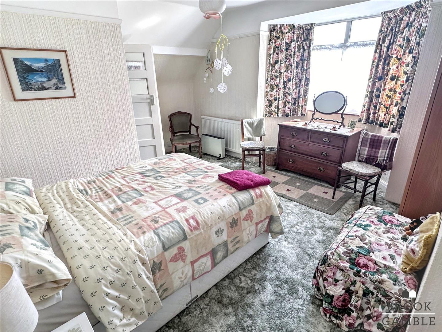 3 Bedroom House - Semi-Detached. Ocklynge Road in Eastbourne,  14